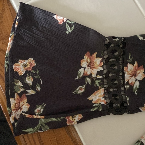 Maurice’s Black Floral Kimono Size XSmall - Picture 5 of 7